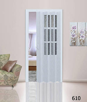 Розсувні дверцята гармошка зі склом 610 біле дерево