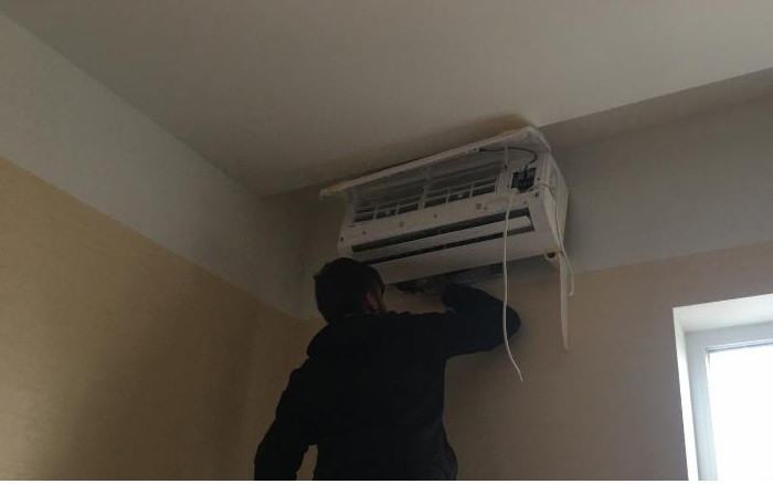 Професійна установка настінної спліт системи 07-09 (до 25 м кв, магістраль 3м)