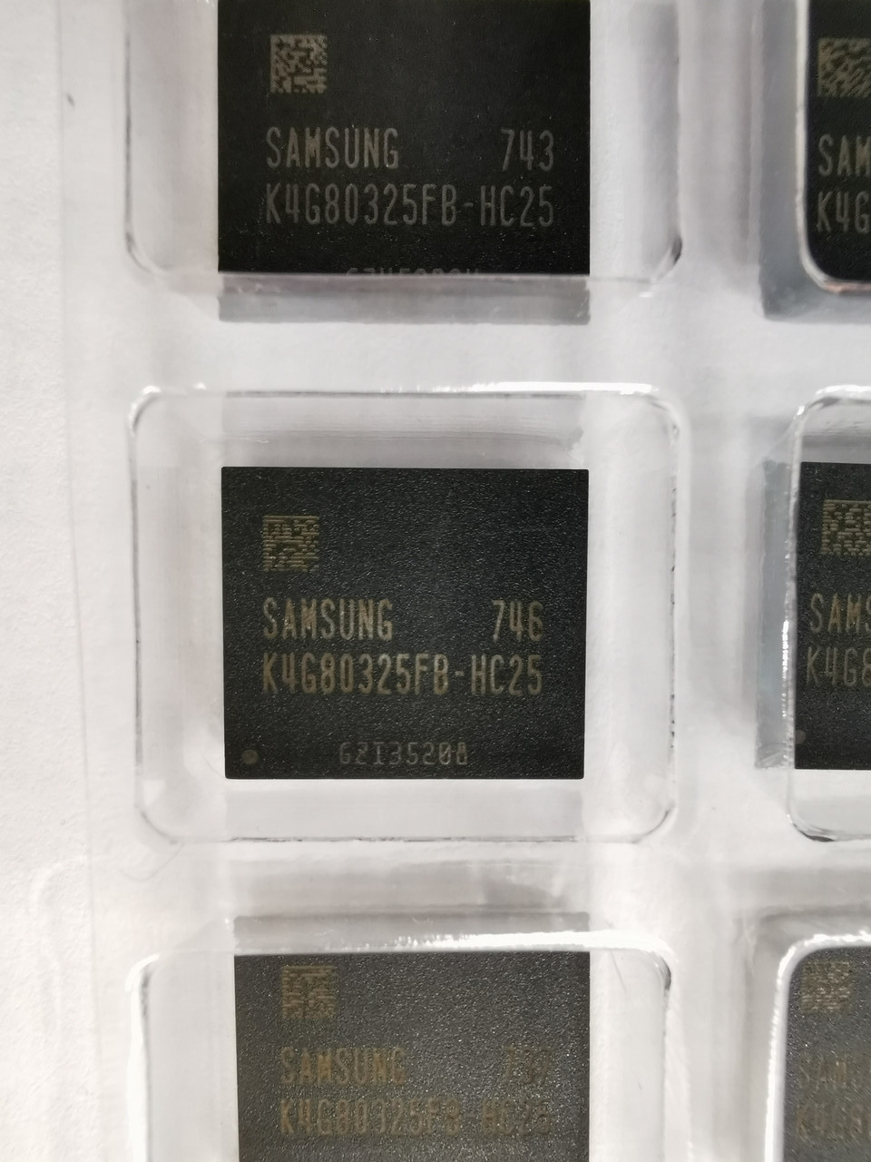 Мікросхема чіп пам'яті для відеокарт виробника Samsung K4G80325FB-HC25 (619)