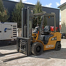 Газовий японський навантажувач 3 тонни Caterpillar GP30NT-3 б/в, фото 2