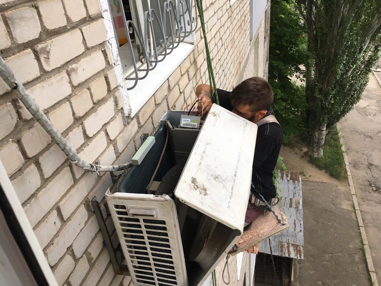 Демонтаж зовнішнього або внутрішнього блоку спліт-системи 24 і вище