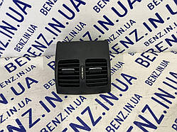 Повітряний дефлектор салону задній Mercedes W204, C207 A2048300954