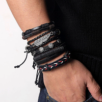 Широкий чоловічий шкіряний браслет