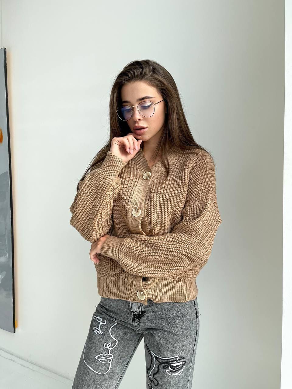 Короткий жіночий в'язаний кардиган з широким рукавом на гудзиках (р 42-46) 809316, фото 1