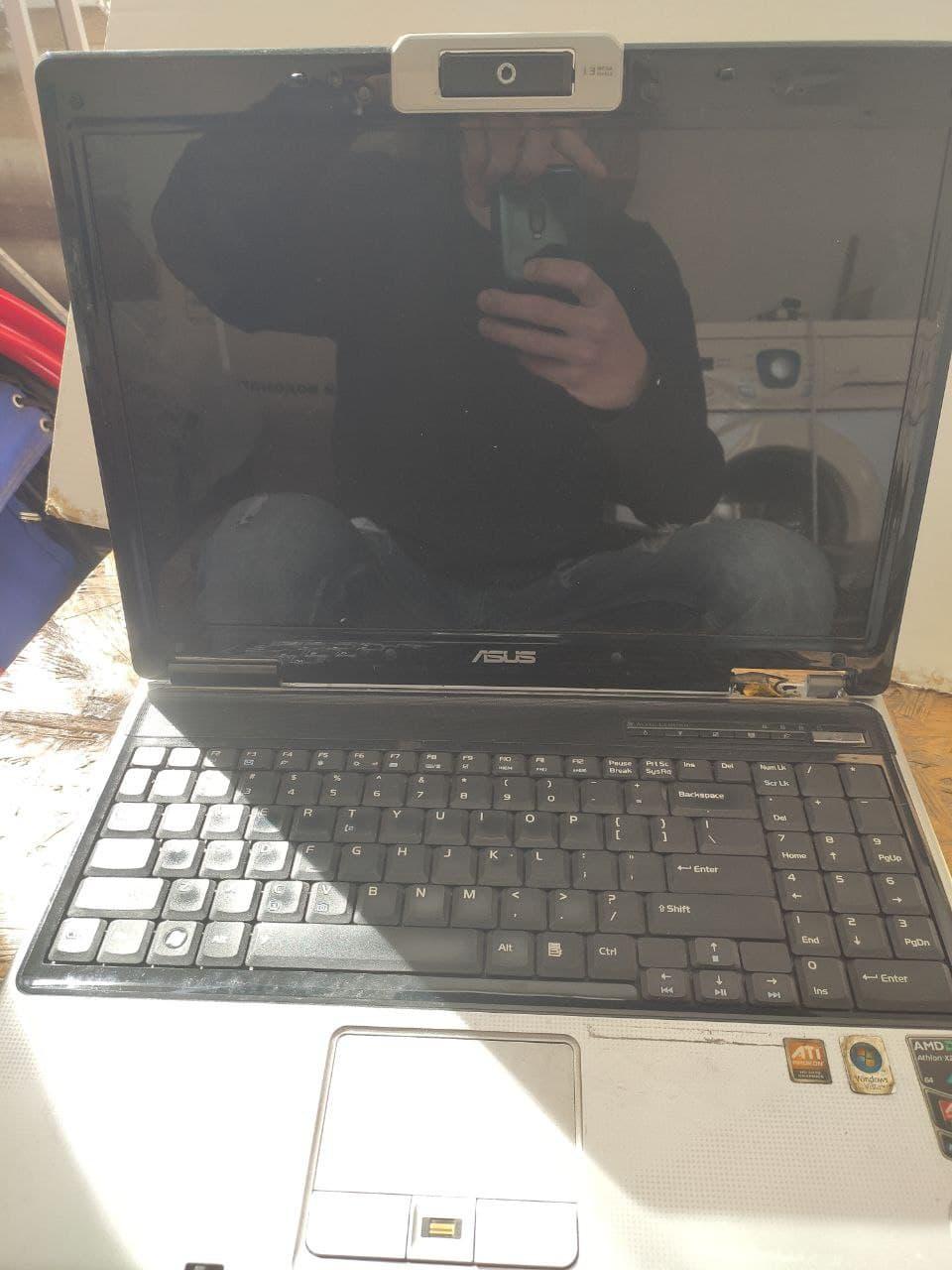 Ноутбук на запчастини Asus x56t