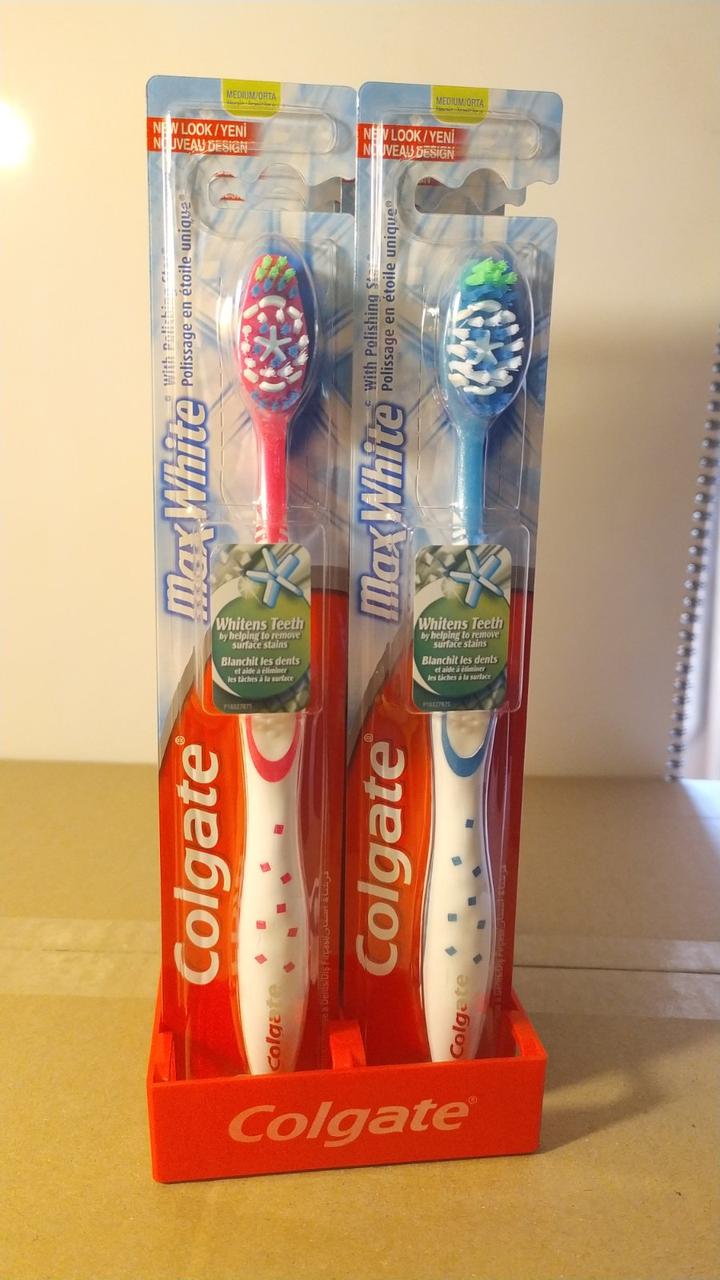 Зубна щітка Colgate MaxWhite