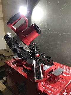 Пила торцева дискова MAX MXMS250 2500 Вт для точної та ефективної різки