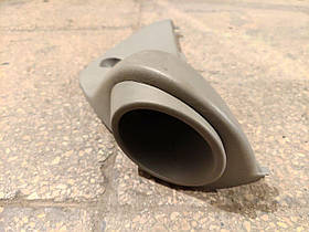 Підстаканник лівий Renault Trafic, Opel Vivaro 2001-2014, 8200003556 (Б/У)