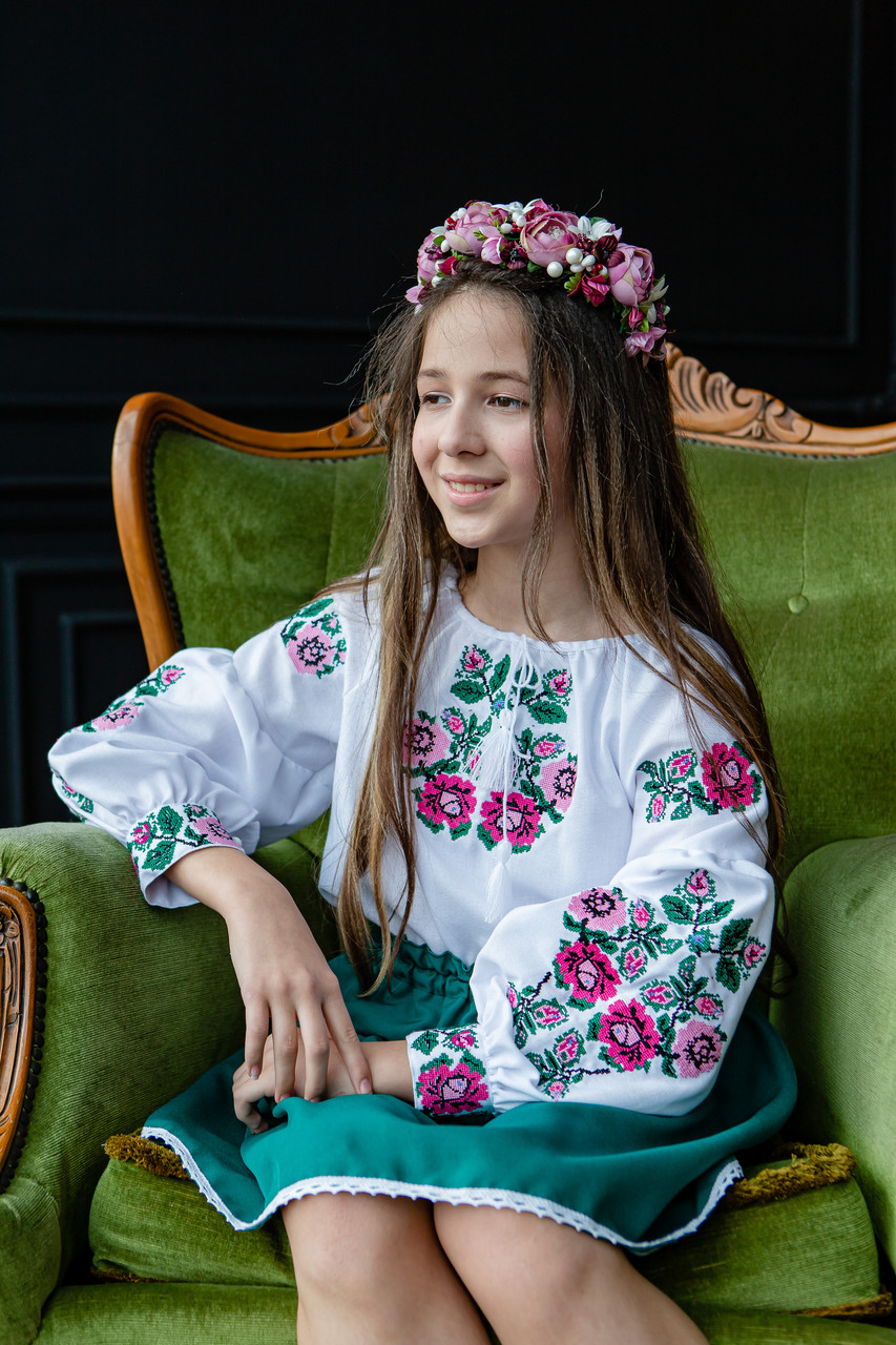 Вишиванка для дівчинки Королівська рожево-зелена
