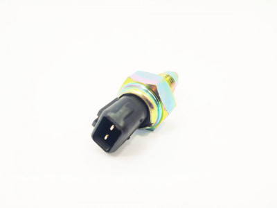 Датчик заднього ходу Chery Amulet/Karry/Forza/Jaggi/Kimo/Eastar /Elara/E5/M11 /Arrizo 3 /Arrizo 015301960AA