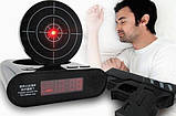 Годинник будильник з мішенню і пістолетом Gun Alarm Clock, фото 4