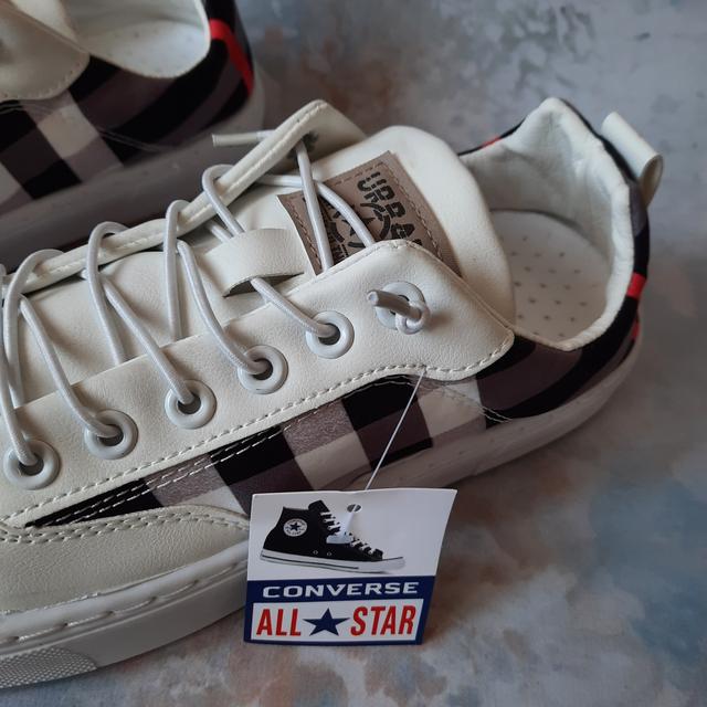 dr scholl's converse