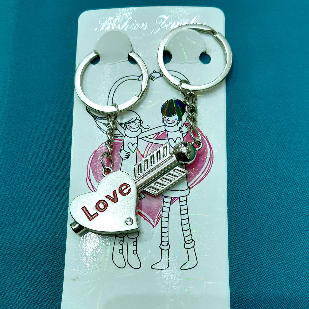 Парні брелки "Love" два в одному комплекті - оригінальний подарунок коханій дівчині дружині подрузі