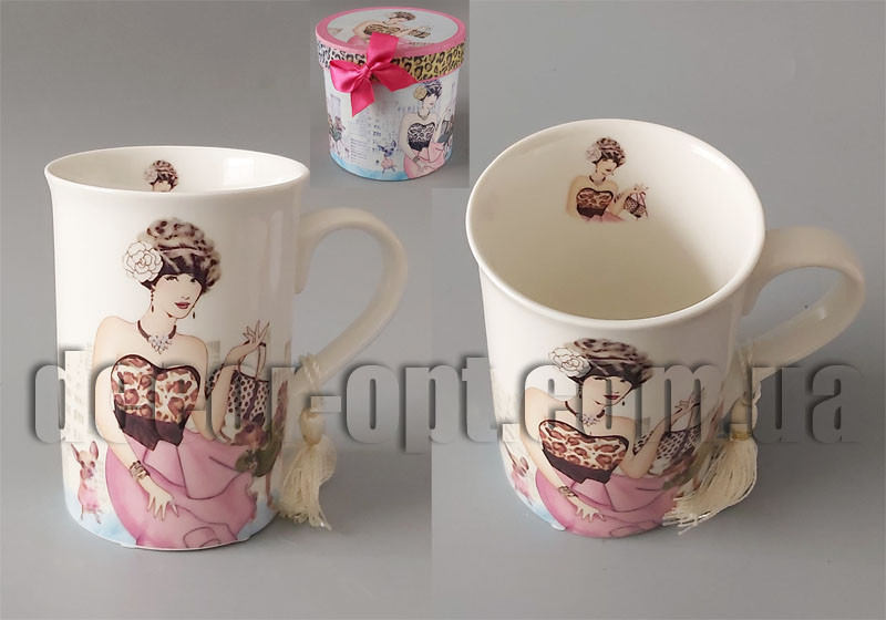 Чашка Дама із собачкою в коробці 300 мл