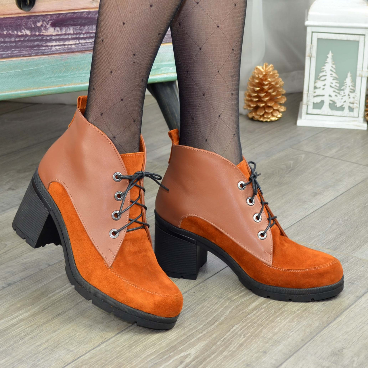Стильные женские рыжие ботинки на устойчивом каблуке - фото 1 - id-p648039662