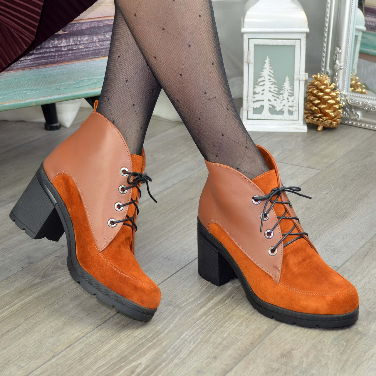 Стильные женские рыжие ботинки на устойчивом каблуке - фото 4 - id-p648039662