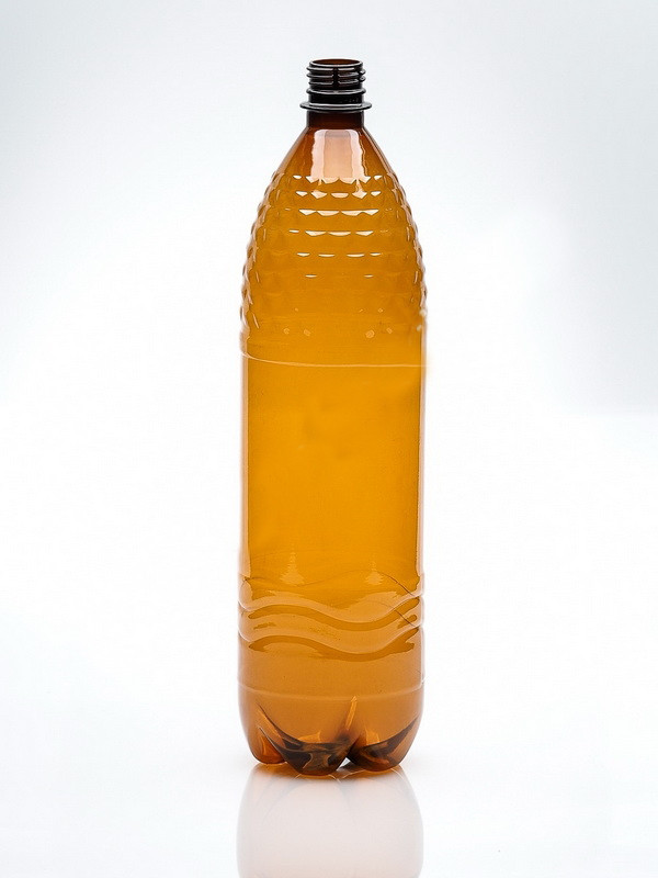 Пляшка пластикова 1,5л 15.011 газ. дно, 28 мм, коричн. (120)