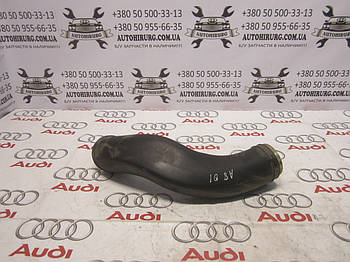 Патрубок повітряного фільтра AUDI A8 D2 (077129627)