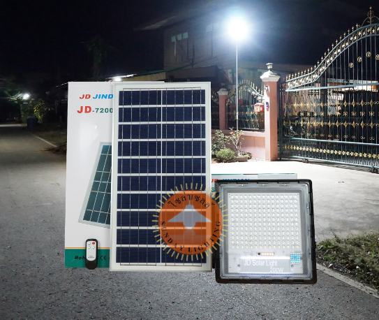 Прожектор JD-7200 200W, IP67, сонячна батарея, пульт ДУ, вбудований акумулятор, таймер, датчик, фото 1