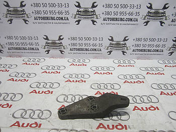 Кронштейн двигуна AUDI A6 C5 (4B3199603)