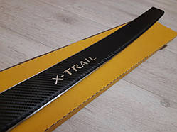 Накладка на бампер с загибом для Nissan X-Trail c 2001-2007 гг. (Carbon)