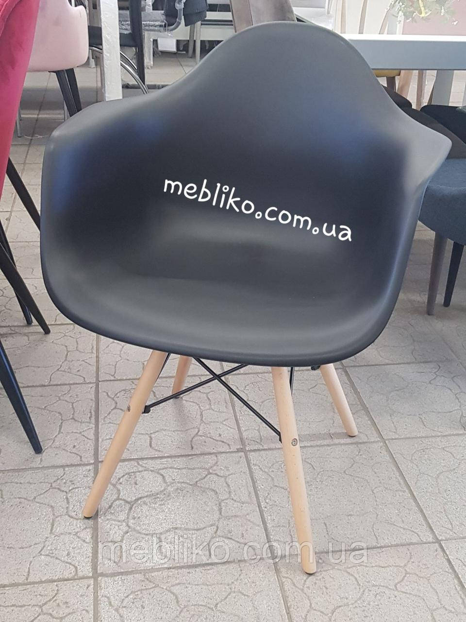 Крісло з підлокітниками АС-018W Eames чорне