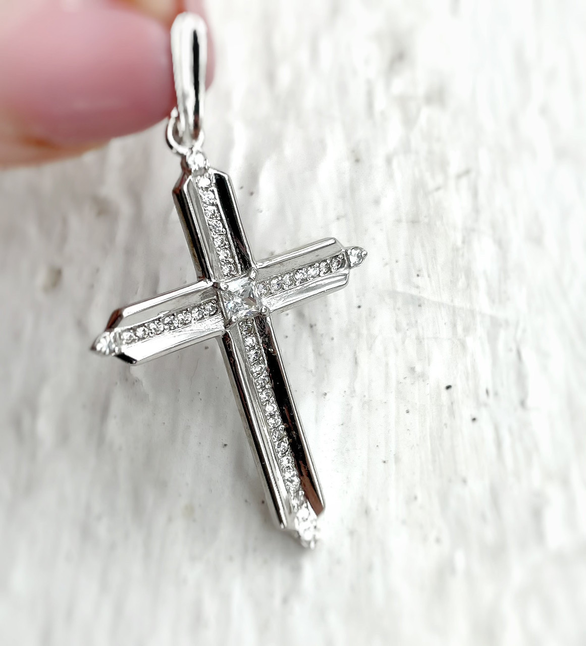 Хрест жіночий срібний з родієвим покриттям