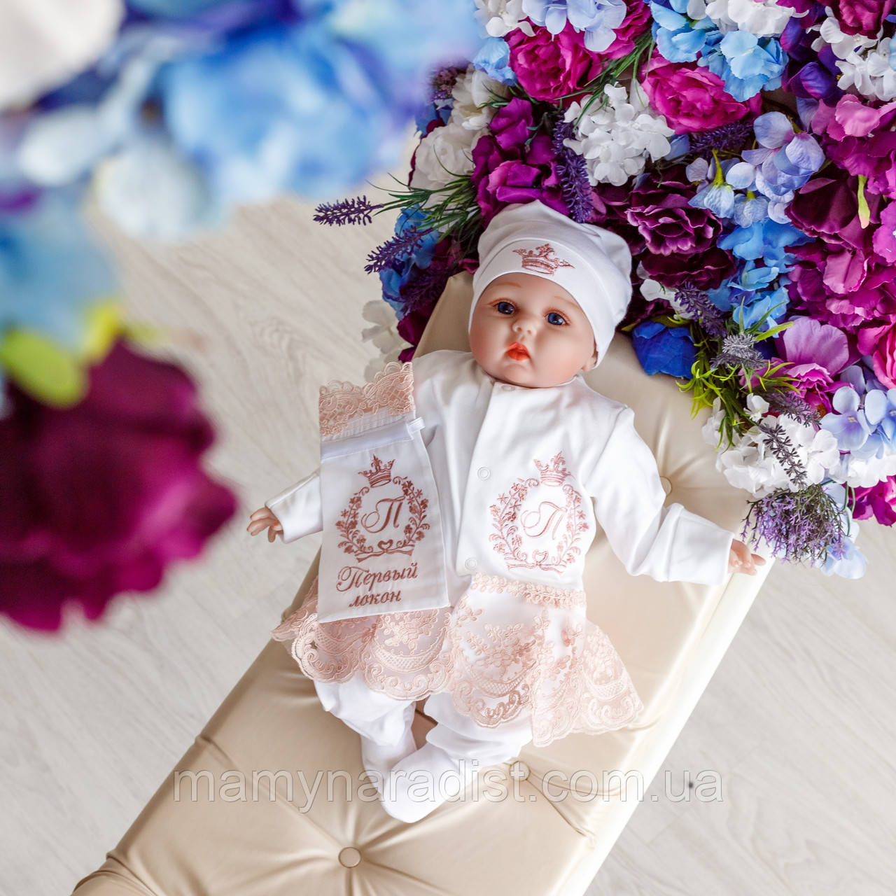 Чоловічок зі спідницею і шапочка для хрещення дівчинки \ Человечек с юбочкой и шапочкой одежда для крещения