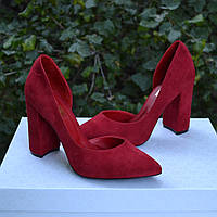 Туфлі на широкому підборі