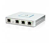 Маршрутизатор Ubiquiti UniFi Security Gateway (MIPS64 500 MHz (2), 512 МБ DDR2, (3) RJ45 10/100/1000)