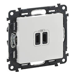 Розетка 2хUSB type З Valena Life білий 753107