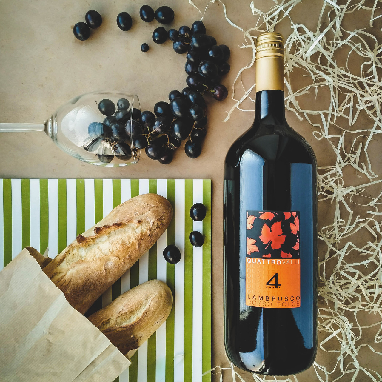 Вино червоне ігристе Lambrusco Quattro Valli солодке 1.5 л Італія