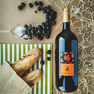 Вино червоне ігристе Lambrusco Quattro Valli солодке 1.5 л Італія (опт 6 шт/1 ящик)