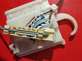 Corsa B датчик рівня палива Corsa B датчик палива у бак 833003001 VDO 305