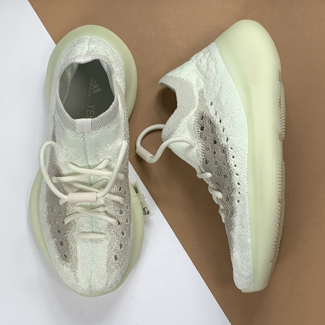 Кросівки Yeezy