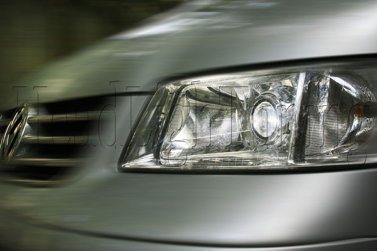  Volkswagen Transporter T5 — встановлення бі-ксенонових лінз Moonlight SUPER G5 2,5" в фари