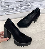 Туфли чёрные на каблуке из натуральной замши