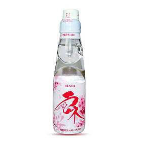 Японська газована вода з кулькою Ramune Sakura 200ml