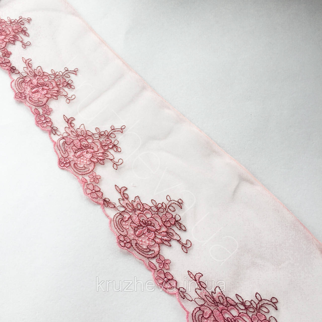 Ажурне мереживо, вишивка на сітці: рожева, коричнева нитка по рожевій сітці, ширина 12 см
