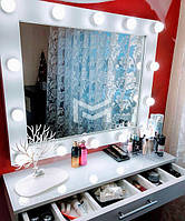 Зеркало с подсветкой. Раздельное место визажиста Kylie в белом цвете для салонов красоты и дома