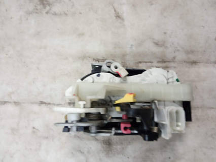 Замок двері задньої правої 14-16 JEEP PATRIOT RH