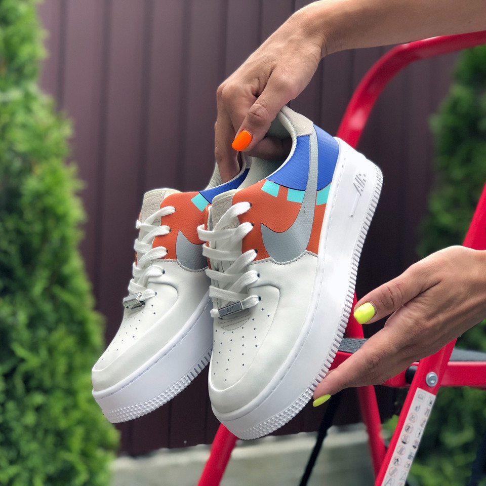 Кросівки жіночі Nike Air Force 1 шкіряні Білий Рудий