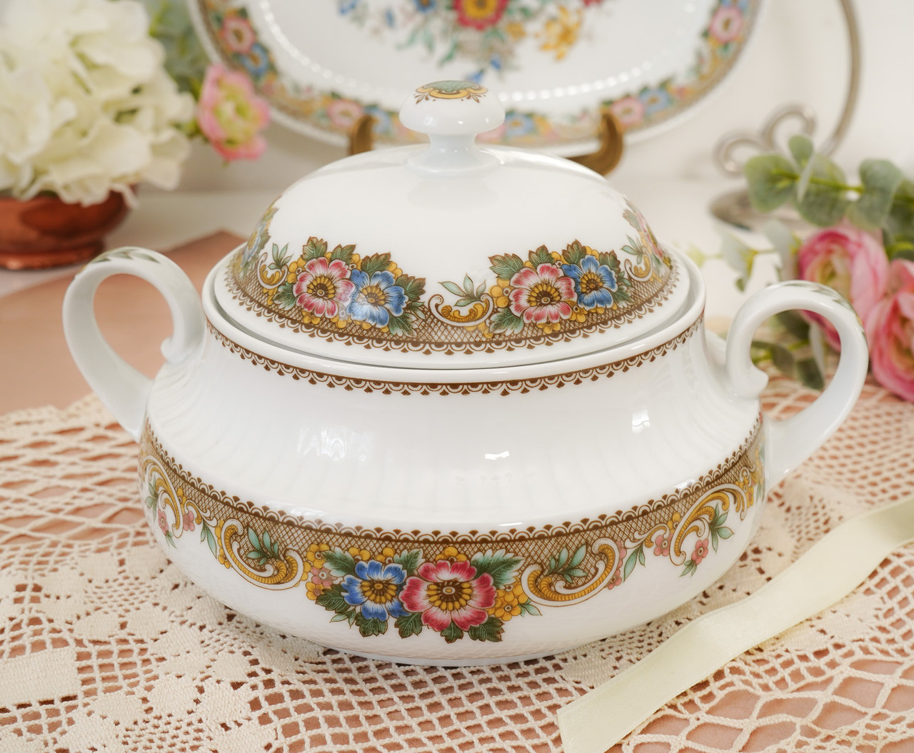 Порцелянова супниця, террин, тюринка з кришкою, порцеляна Winterling Marktleuthen Bavaria Dresden Floral Германи