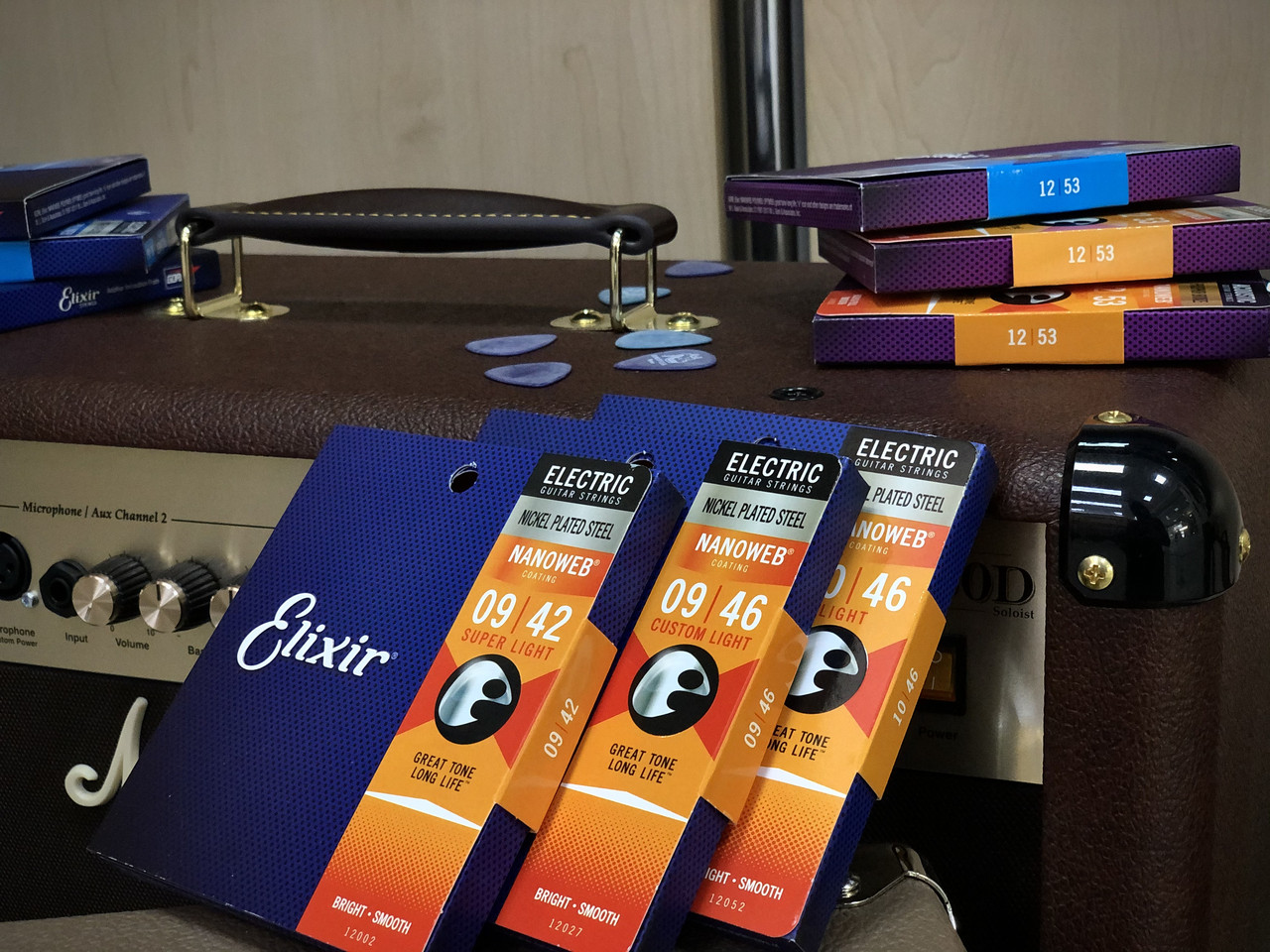Струни для Електрогітари Elixir 12002 Nanoweb Anti Rust Steels Electric Super Light 9/42