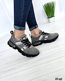 Жіночі комбіновані кросівки шкіряні замшеві сірі на рифленої підошві Осінні весняні Розміри 36, фото 2