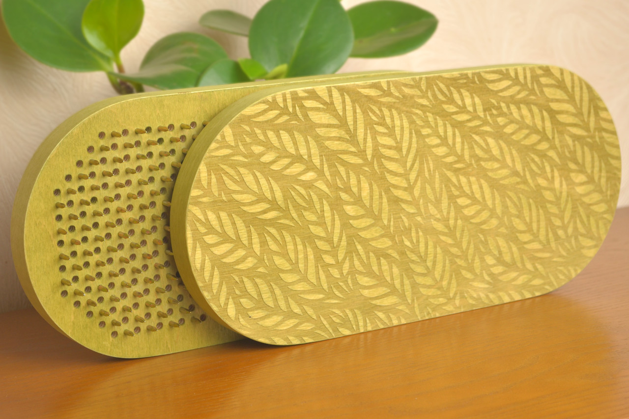 Дошки Садху овальна в оливковому кольорі з жовтими цвяхами для початківців з кроком 1 см, на подарунок йогу