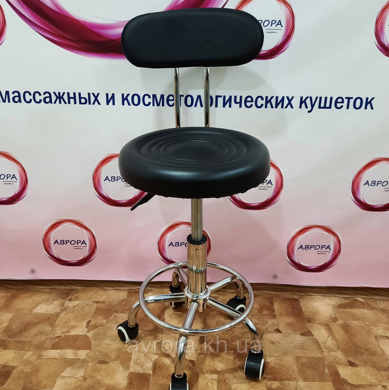 Стілець майстра круглий на колесах зі спинкою, чорний, фото 1