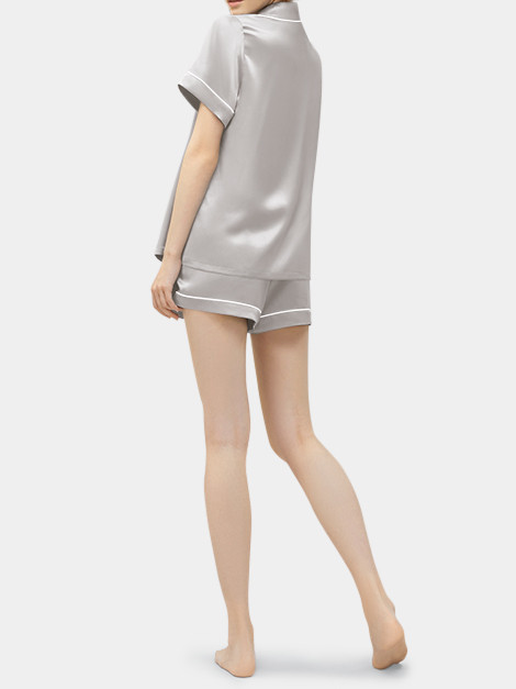 Жіноча піжама з шортами шовкова атласна синя