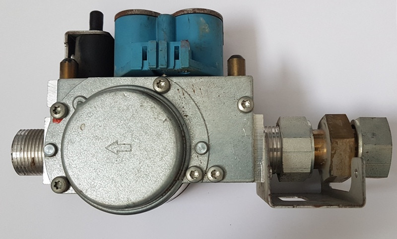Газовий клапан 8716102673 BM771SL040 DUNGS GK32D2 Б / У