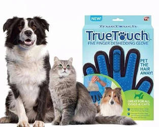 Рукавичка для вичісування шерсті з домашніх тварин True Touch
